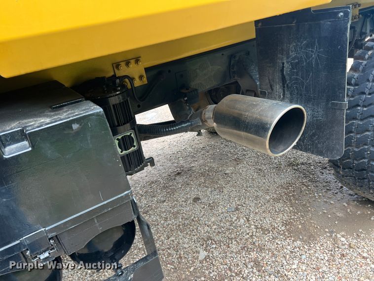 image for item JS9958 1997 Stewart and Stevenson  flatbed truck