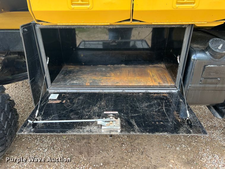 image for item JS9958 1997 Stewart and Stevenson  flatbed truck