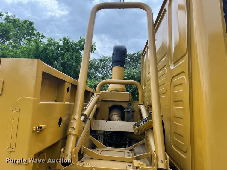 image for item JS9958 1997 Stewart and Stevenson  flatbed truck