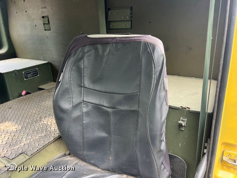 image for item JS9958 1997 Stewart and Stevenson  flatbed truck