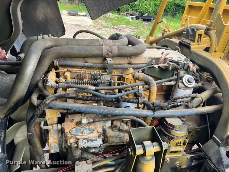 image for item JS9958 1997 Stewart and Stevenson  flatbed truck