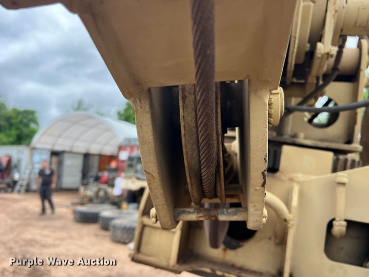 image for item JS9961 2000 Grove FMTV-W crane