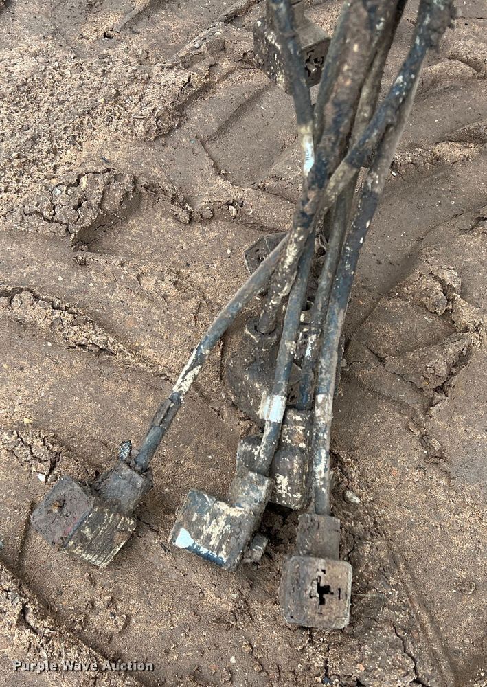 image for item JS9961 2000 Grove FMTV-W crane