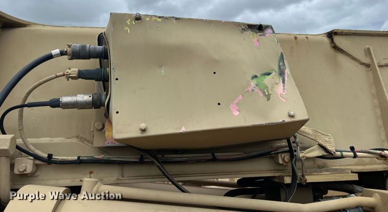 image for item JS9961 2000 Grove FMTV-W crane