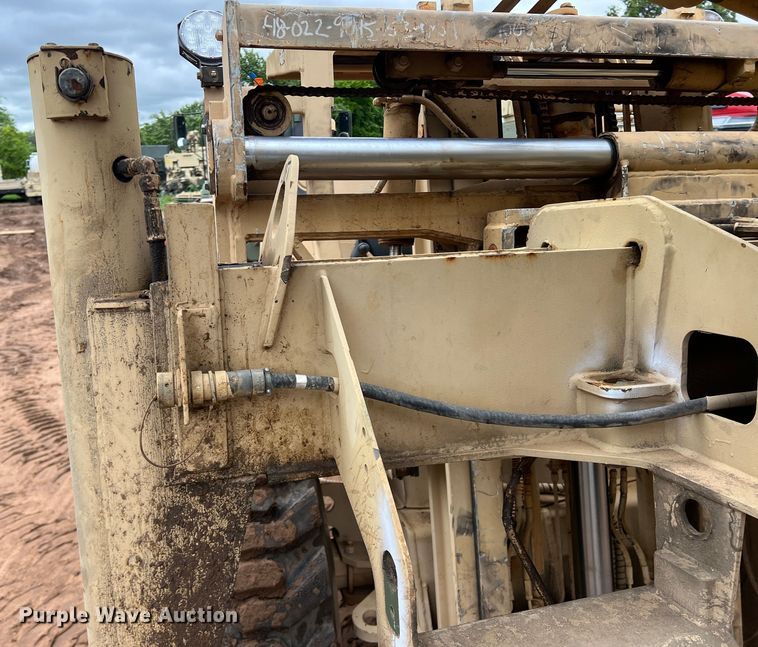 image for item JS9961 2000 Grove FMTV-W crane