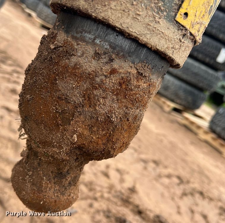 image for item JS9961 2000 Grove FMTV-W crane