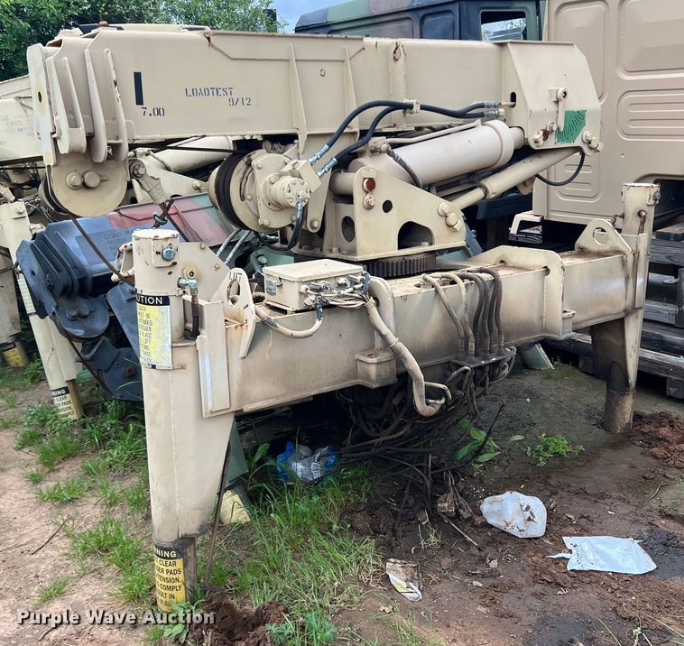 image for item JS9961 2000 Grove FMTV-W crane