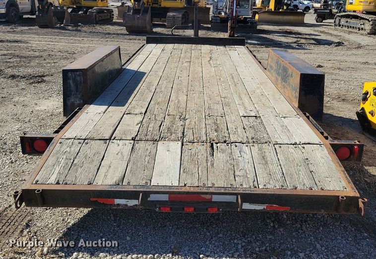 image for item LC9841 2001 Kiefer Built utility trailer