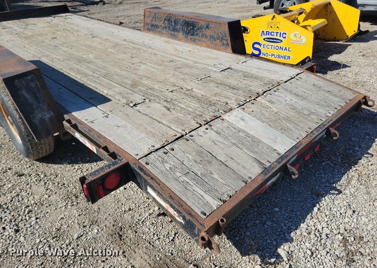 image for item LC9841 2001 Kiefer Built utility trailer