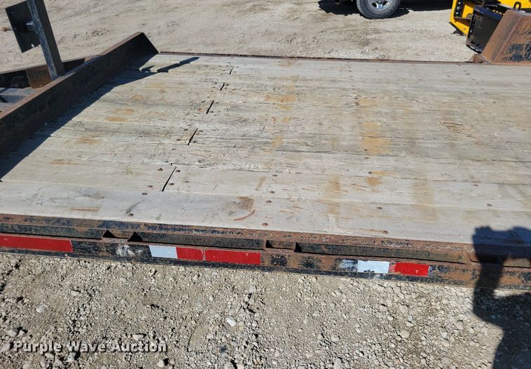 image for item LC9841 2001 Kiefer Built utility trailer