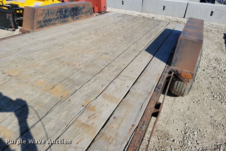 image for item LC9841 2001 Kiefer Built utility trailer