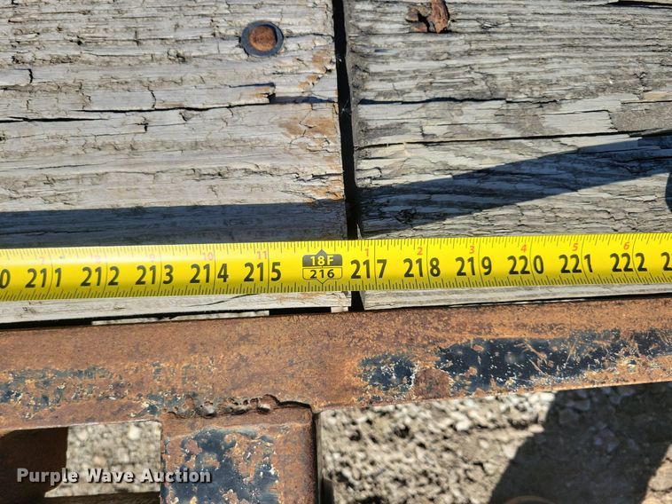 image for item LC9841 2001 Kiefer Built utility trailer