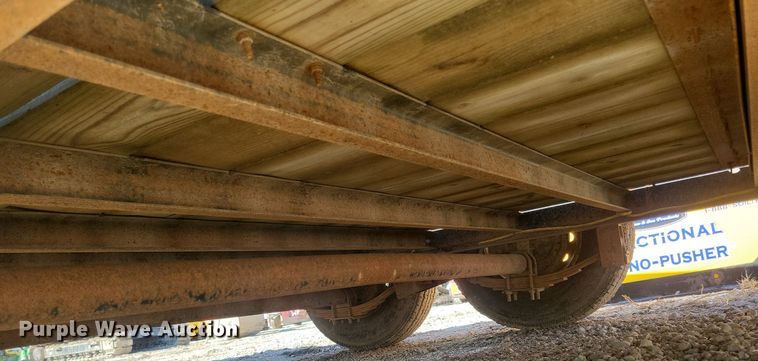 image for item LC9841 2001 Kiefer Built utility trailer