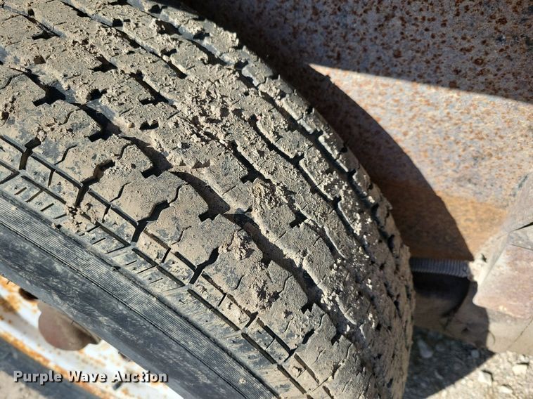 image for item LC9841 2001 Kiefer Built utility trailer