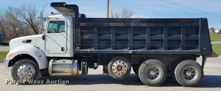 image for item LC9946 2014 Peterbilt 348 dump truck