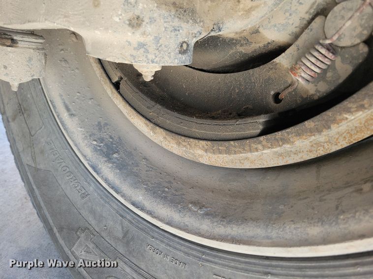 image for item LC9946 2014 Peterbilt 348 dump truck