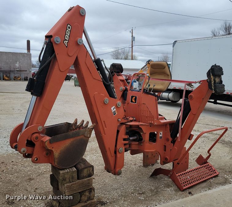 image for item LC9989 2011 Ditch Witch A920 backhoe attachment