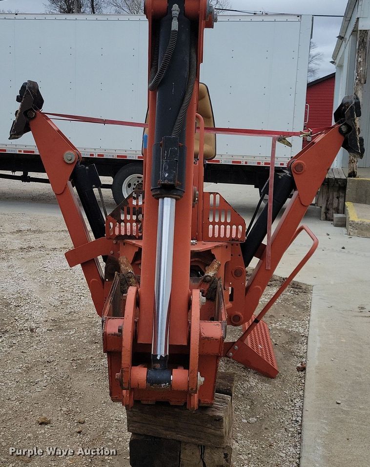 image for item LC9989 2011 Ditch Witch A920 backhoe attachment