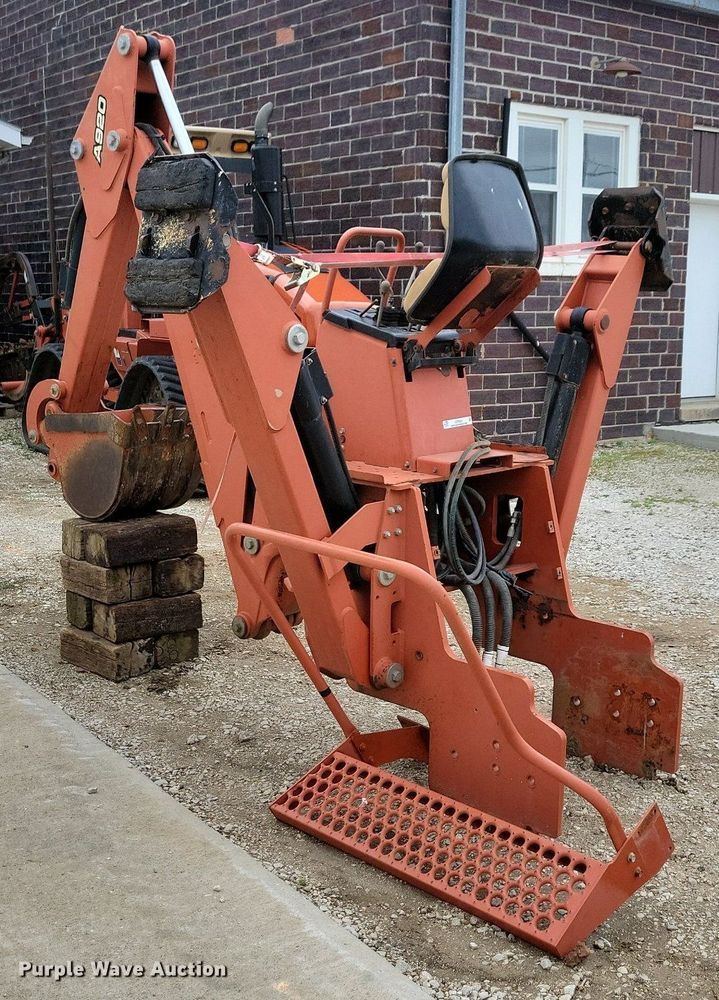 image for item LC9989 2011 Ditch Witch A920 backhoe attachment