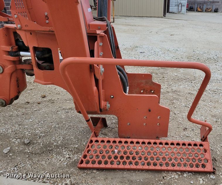 image for item LC9989 2011 Ditch Witch A920 backhoe attachment