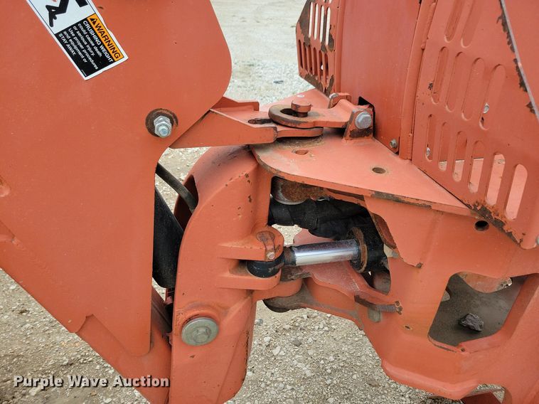 image for item LC9989 2011 Ditch Witch A920 backhoe attachment
