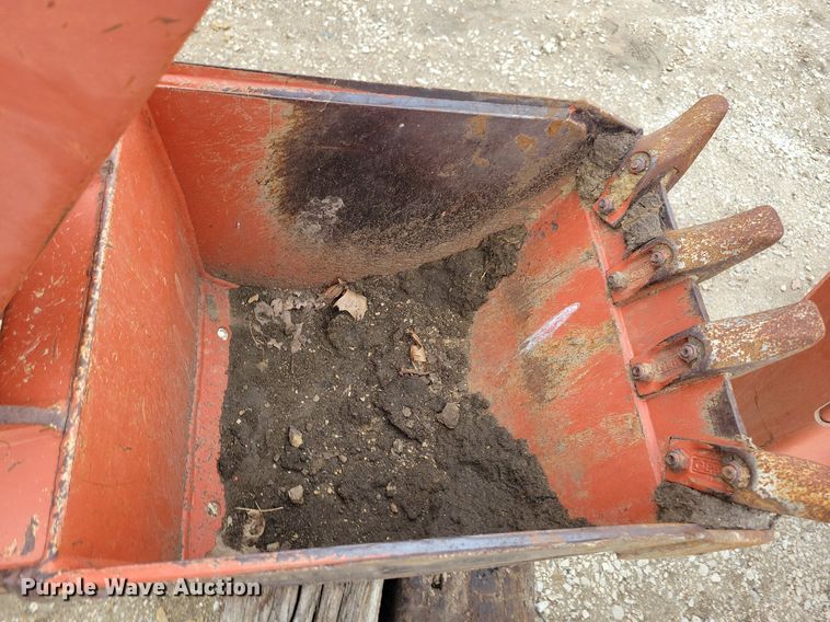 image for item LC9989 2011 Ditch Witch A920 backhoe attachment