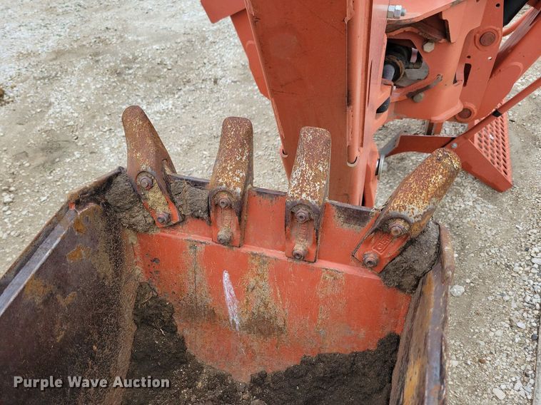 image for item LC9989 2011 Ditch Witch A920 backhoe attachment