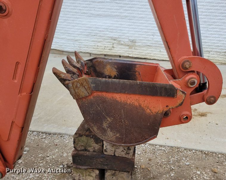 image for item LC9989 2011 Ditch Witch A920 backhoe attachment