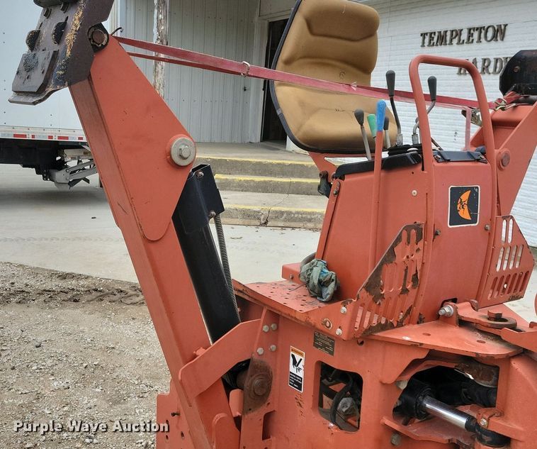 image for item LC9989 2011 Ditch Witch A920 backhoe attachment