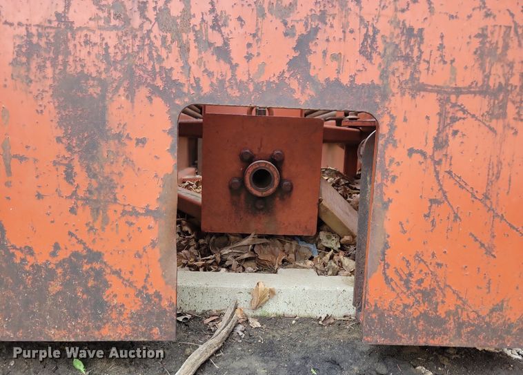 image for item LC9991 1994 Ditch Witch P80 directional rod pusher