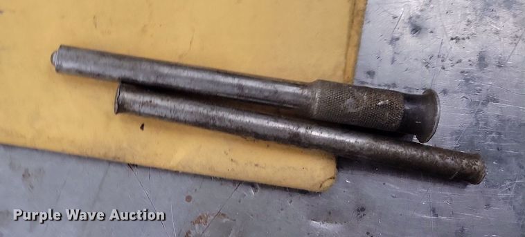 image for item LC9991 1994 Ditch Witch P80 directional rod pusher