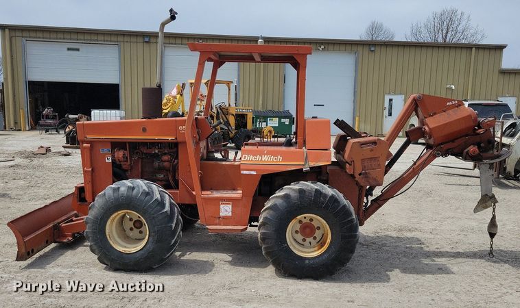 image for item LC9993 Ditch Witch 6510 cable plow