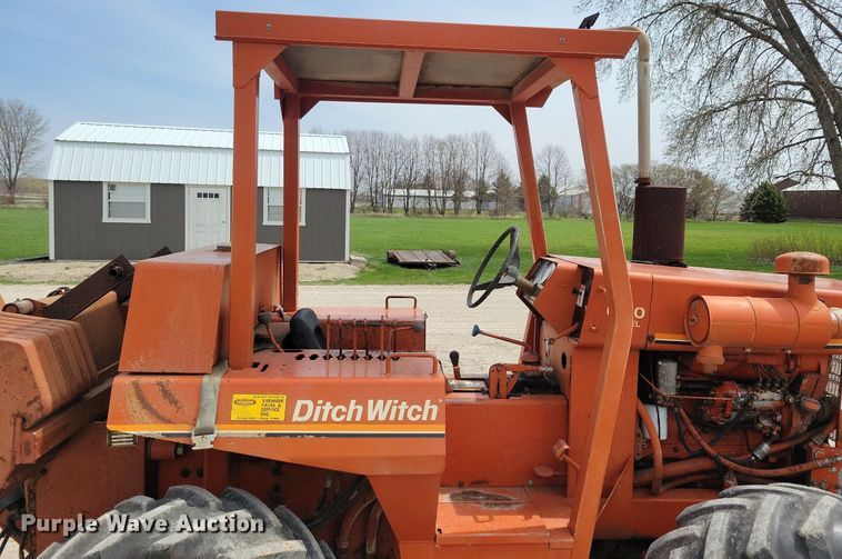 image for item LC9993 Ditch Witch 6510 cable plow
