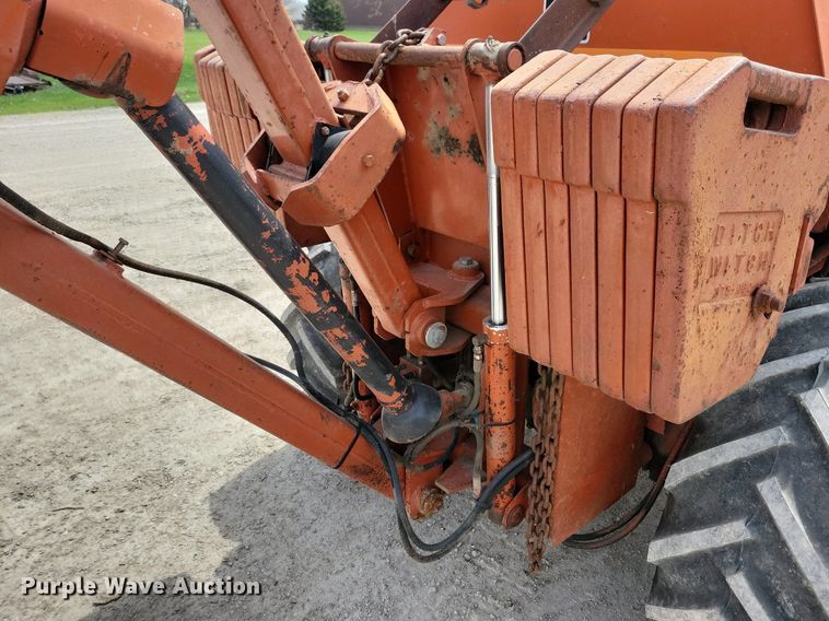image for item LC9993 Ditch Witch 6510 cable plow