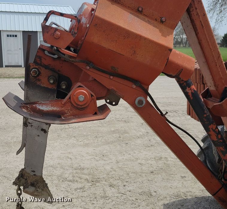 image for item LC9993 Ditch Witch 6510 cable plow