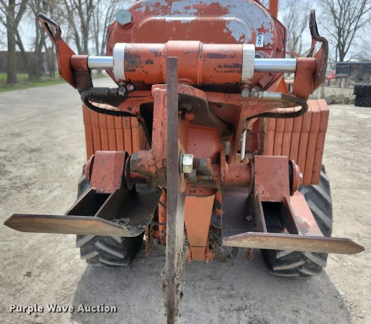 image for item LC9993 Ditch Witch 6510 cable plow