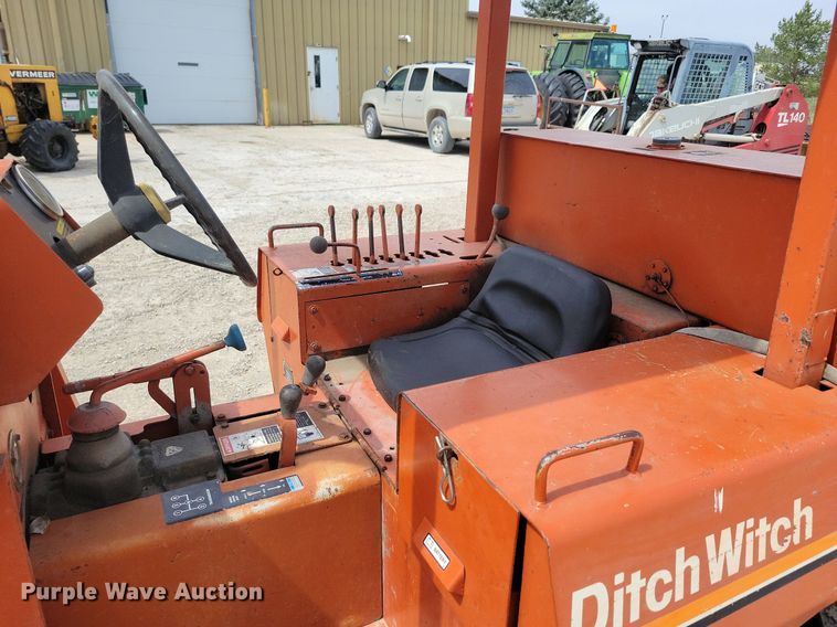 image for item LC9993 Ditch Witch 6510 cable plow
