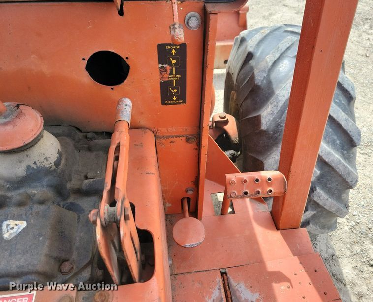 image for item LC9993 Ditch Witch 6510 cable plow
