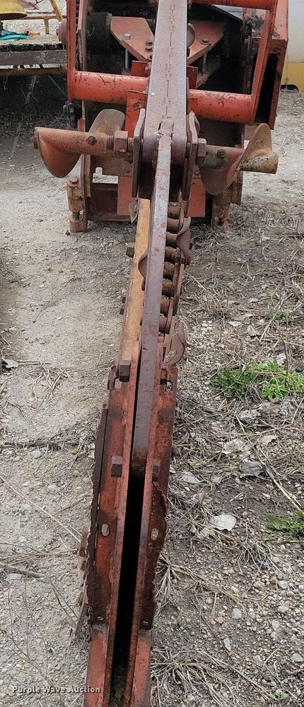 image for item LC9993 Ditch Witch 6510 cable plow