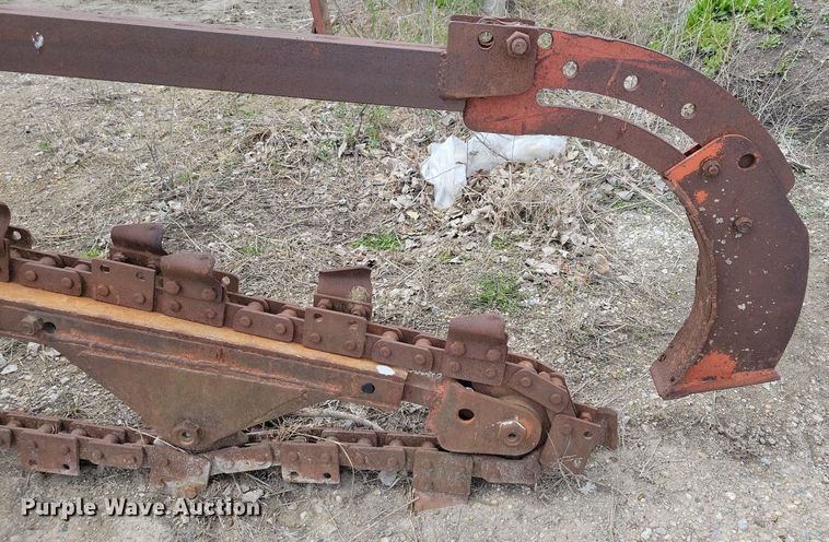 image for item LC9993 Ditch Witch 6510 cable plow