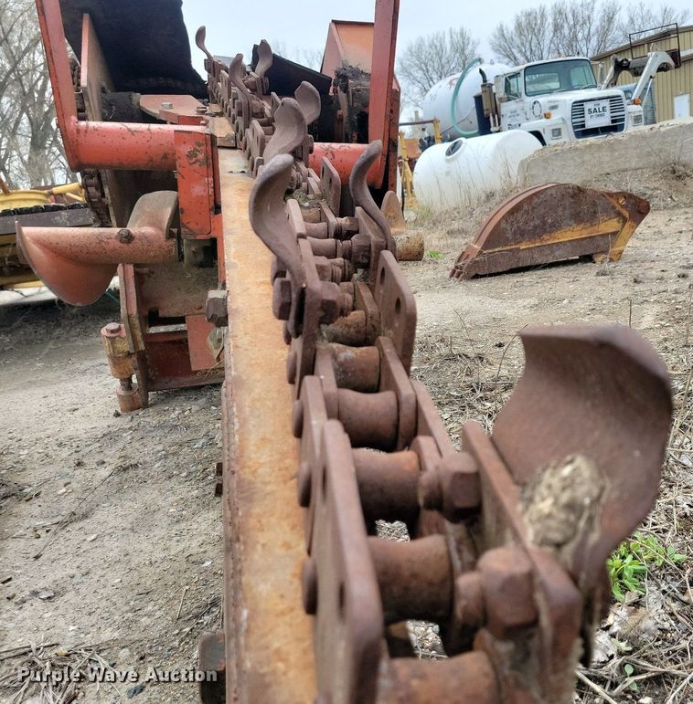 image for item LC9993 Ditch Witch 6510 cable plow