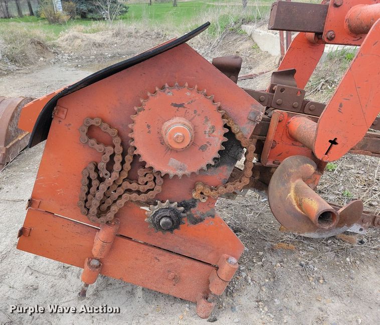 image for item LC9993 Ditch Witch 6510 cable plow