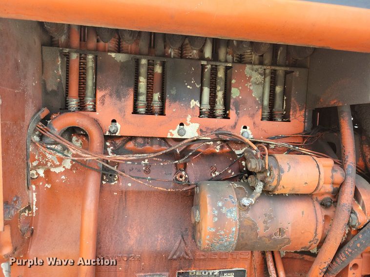 image for item LC9993 Ditch Witch 6510 cable plow