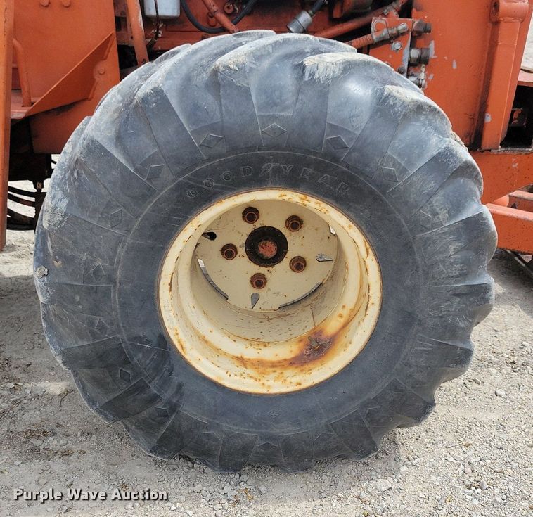 image for item LC9993 Ditch Witch 6510 cable plow