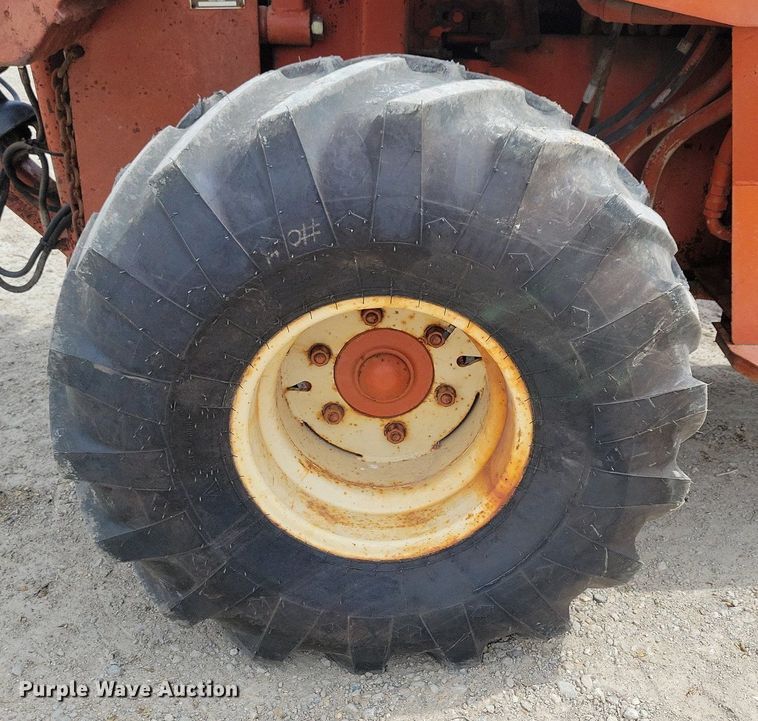 image for item LC9993 Ditch Witch 6510 cable plow