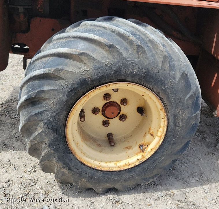 image for item LC9994 Ditch Witch 350SX cable plow