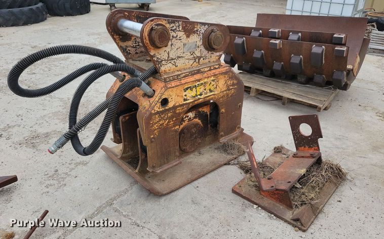 image for item LC9997 NPK excavator plate compactor