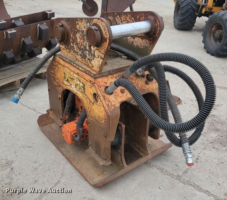image for item LC9997 NPK excavator plate compactor
