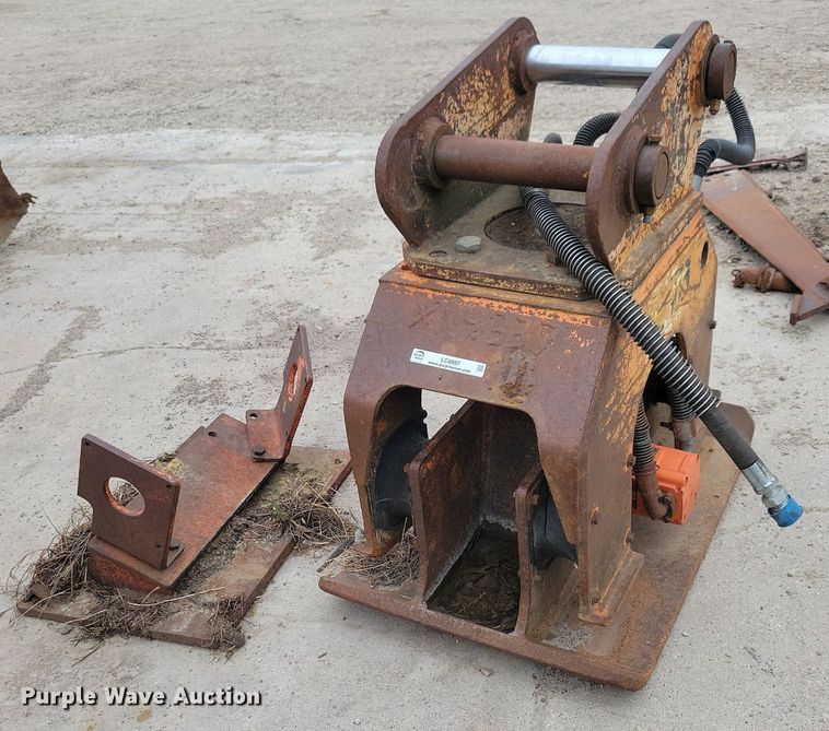 image for item LC9997 NPK excavator plate compactor