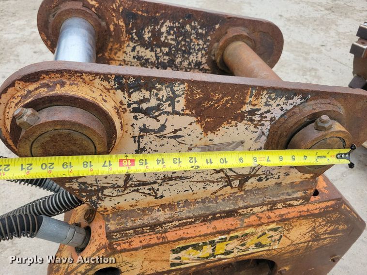 image for item LC9997 NPK excavator plate compactor